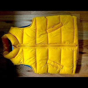 Old Navy Yellow Puffer Vest Boys Size 5t